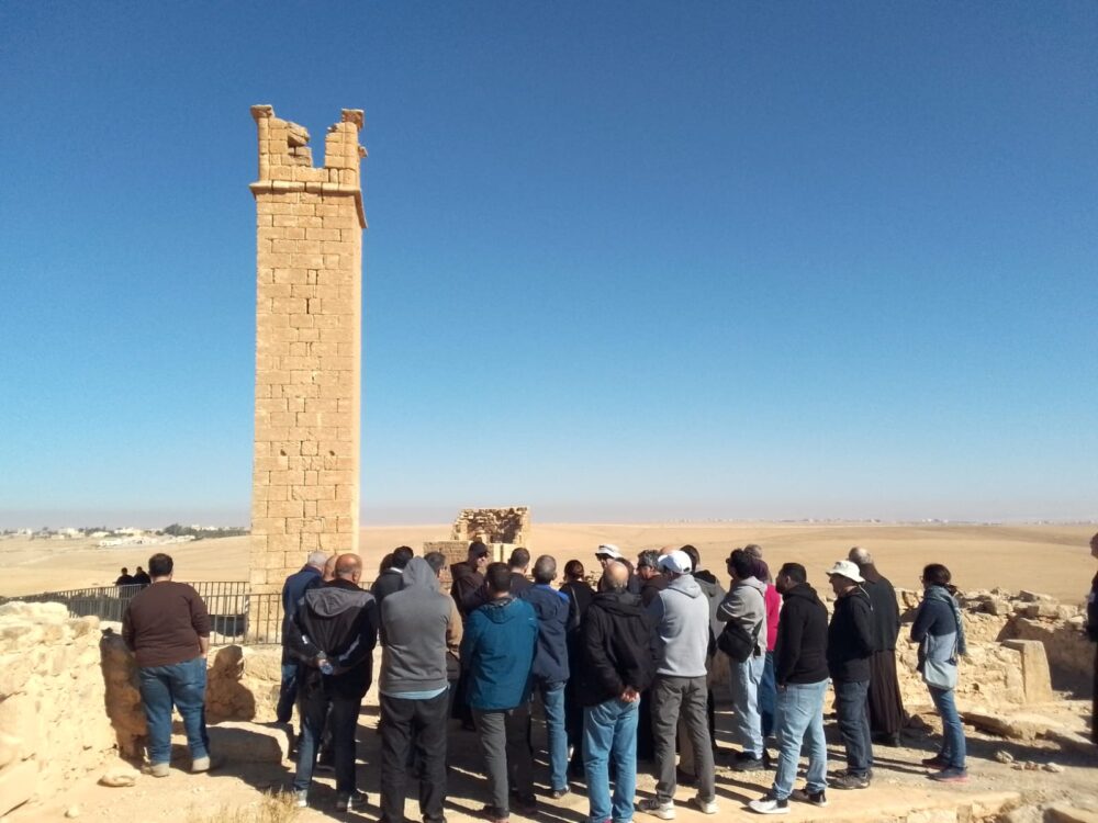 Una de las visitas de campo, en el sitio de mmm al-Rasas