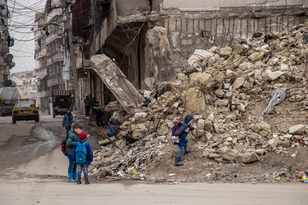 bambini tra le macerie aleppo