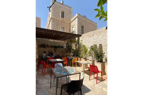 El patio del Centro de Mosaicos