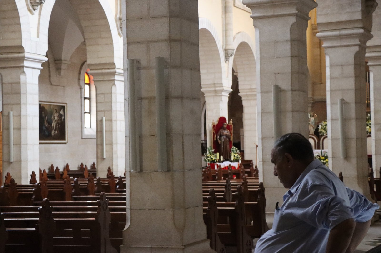 Uomo in Chiesa